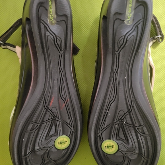 J-41 Adventure On Sandals. Size 8.5. - Picture 8 of 9